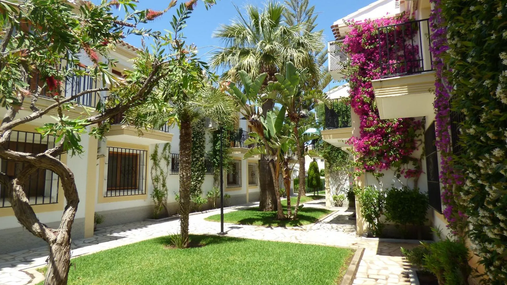 El Cactus Vera Coast Apartment